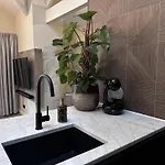 Berg En Bos Met Luxe Jacuzzi Casa de hóspedes Apeldoorn
