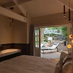 Berg En Bos Met Luxe Jacuzzi