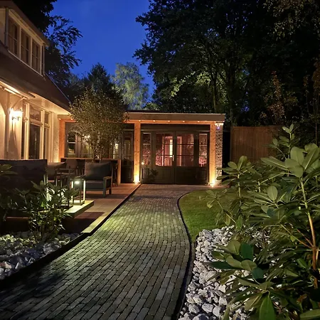 Maison d'hôtes Berg En Bos Met Luxe Jacuzzi