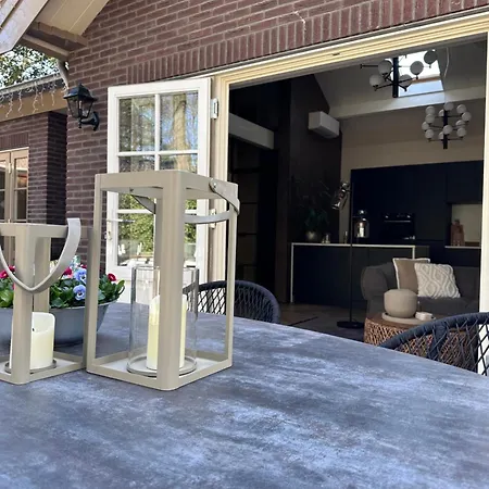 Maison d'hôtes Berg En Bos Met Luxe Jacuzzi