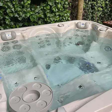 Maison d'hôtes Berg En Bos Met Luxe Jacuzzi