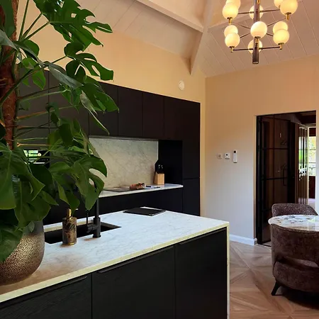 Berg En Bos Met Luxe Jacuzzi Maison d'hôtes Apeldoorn