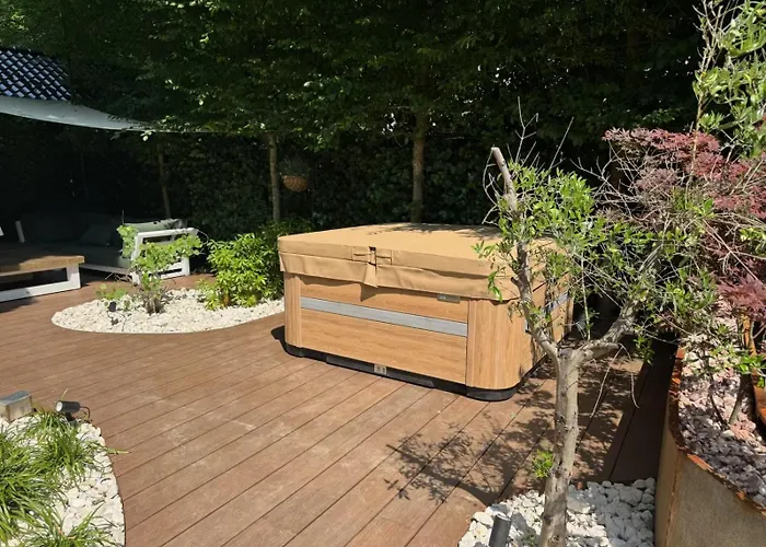 Гостевой дом Berg En Bos Met Luxe Jacuzzi