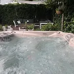 Pensjonat Berg En Bos Met Luxe Jacuzzi