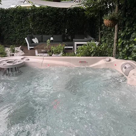 Pensjonat Berg En Bos Met Luxe Jacuzzi