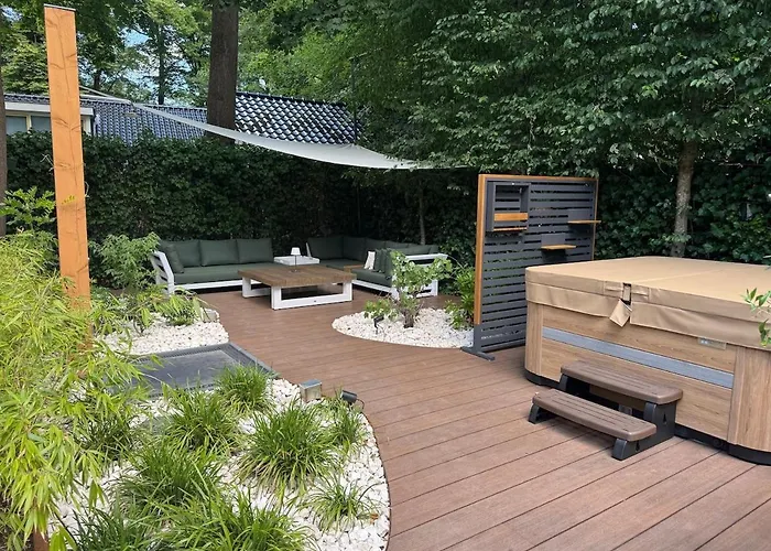 Guest house Berg En Bos Met Luxe Jacuzzi 3*